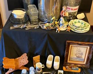 "A Very Furey Christmas" in Clarks Hill, SC Starts Closing Thr 12/18 at 8p. Pickup: Sat 12/20 11-3pm. Please click here to view more photos, descriptions, and current bids: https://ctbids.com/estate-sale/41086