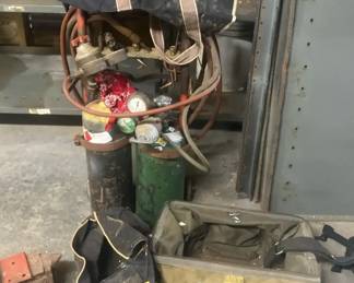 "A Very Furey Christmas" in Clarks Hill, SC Starts Closing Thr 12/18 at 8p. Pickup: Sat 12/20 11-3pm. Please click here to view more photos, descriptions, and current bids: https://ctbids.com/estate-sale/41086