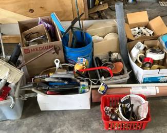 "A Very Furey Christmas" in Clarks Hill, SC Starts Closing Thr 12/18 at 8p. Pickup: Sat 12/20 11-3pm. Please click here to view more photos, descriptions, and current bids: https://ctbids.com/estate-sale/41086