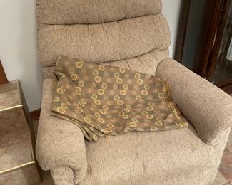 Super comfy recliner 