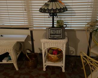 Several wicker pieces 