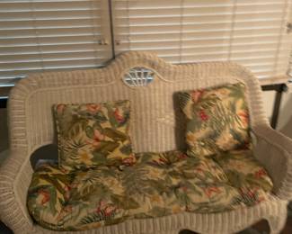 Several wicker pieces 