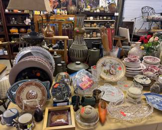 Miscellaneous china pieces