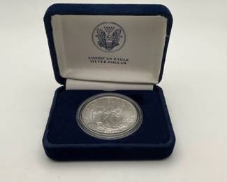 2000 Silver American Eagle. The official US silver bullion coin. 1 oz. 0.999 pure silver. Original mint packaging and Certificate of Authenticity.