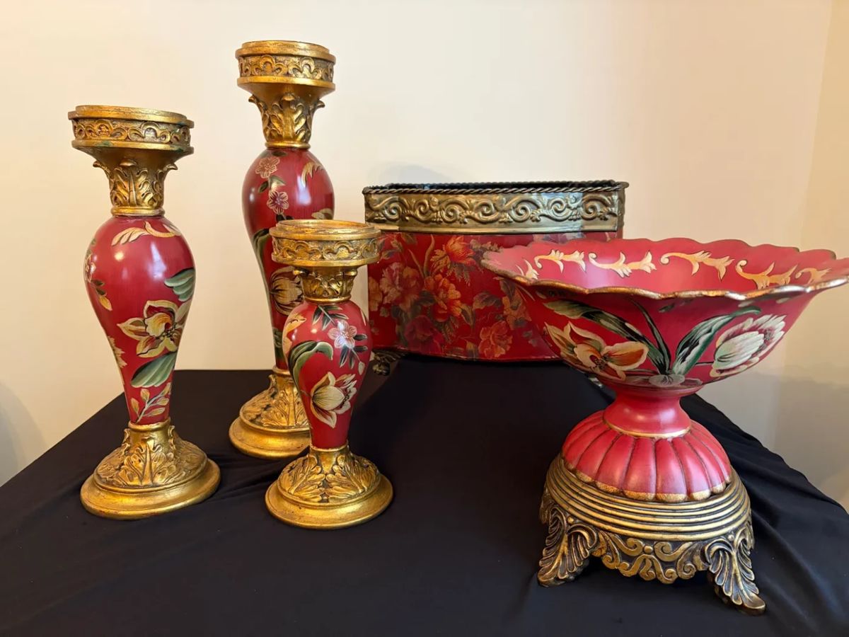 01 Red Gold Floral Decor