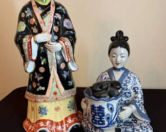 2 Chinese Porcelain Figures