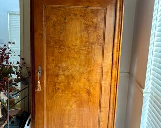 French late Victorian or Georgia solid Elm with a French polish, took a year to do in Paris top comes off. $1,200.00 Call Donna 850-516-2425