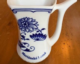 Viva Porcelan Dalovice, Karlovy Vary Blue/White Sipping Cup $15