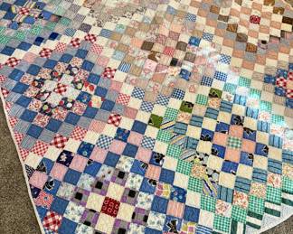 #17 Quilt
80” x 61”
$100
Call Donna 850-516-2425