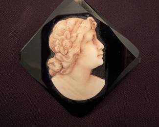Bakelite Cameo $30