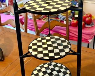 MẠCKENZiE-CHiLDS stand $150 Call Donna 850-516-2425