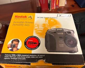Kodak DC260 Digital Camera with box