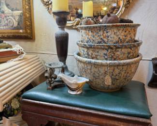 Spongeware mixing bowl set, green stool