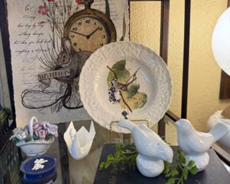 bird figurines, decorative plate