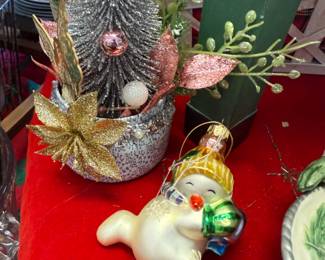 Lots of vintage ornaments