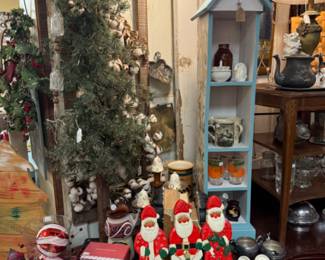 vintage Christmas, book shelves