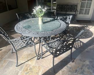 Outdoor Metal Table and 4 Chairs