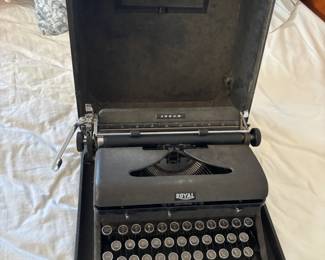 Royal Typewriter Arrow