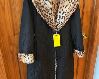 Reversible leopard print quilted coat