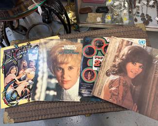 Tammy Wynette, Donna Fargo. Top 20's