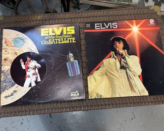 Album Elvis Aloha from Hawaii via Satellite and Elvis in Las Vegas
