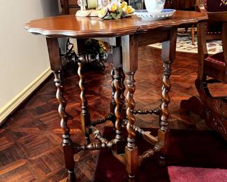 Beautiful barley twist drop leaf table