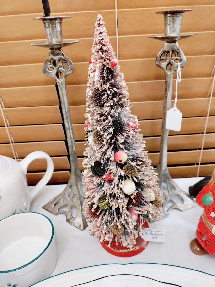 VINTAGE GERMAN BRISTLE BRUSH TREE
