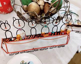 VINTAGE UNIQUE CAT WALL HANGING