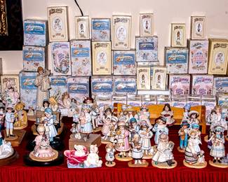 JAN HAGARA FIGURINES