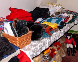 ROOMS ARE PACKED! - TEXTILES / CLOTHES