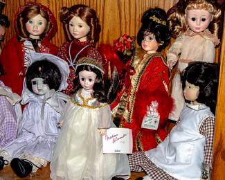 100S OF DOLLS