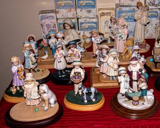 JAN HAGARA FIGURINES