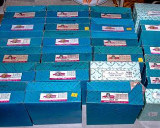 100S OF DOLLS INCLUDING MADAME ALEXANDER