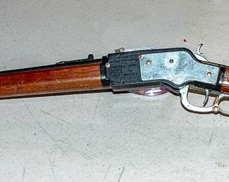 VINTAGE MATTEL WINCHESTER  RIFLE