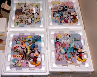 Disney / Mickey Mouse Plates