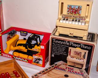 VINTAGE GAMES AND TOYS