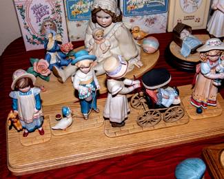 JAN HAGARA FIGURINES