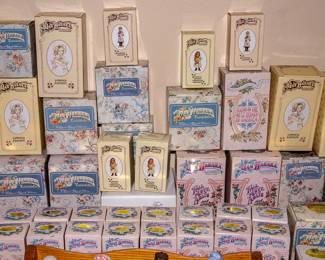 JAN HAGARA FIGURINES