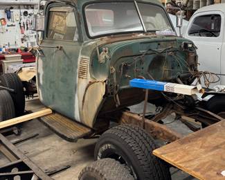 1946 GMC PICK UP READY FOR RESTORATION HAS PLENTY OF PARTS TO START CLEAR TITLE