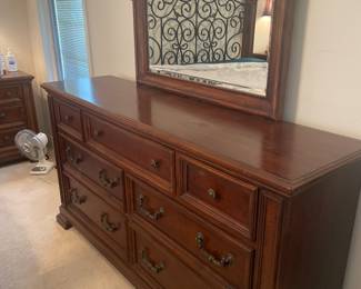 Huntington dressert and Mirror $400