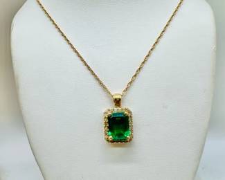 18” 14KT Gold Jewelry with Diamonds & Sparkling Green Gemstone Pendant