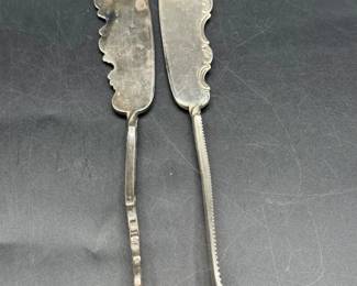 (2) Rogers & Bro. Silverplate Butter Knives Feat. 1895 Vesta" Twisted Handle Master Butter Knife &