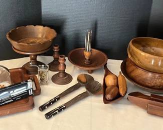 08 Wooden Kitchen Essentials