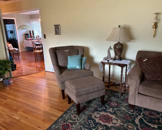 Comfy chair with ottoman