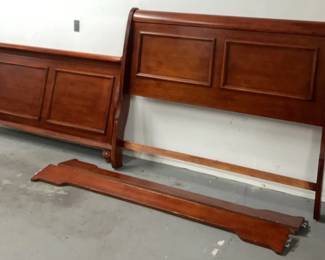 Queen Size Sleigh Bed 