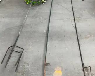 2 Shepherds Hooks And Wind Spinner Garden Stake