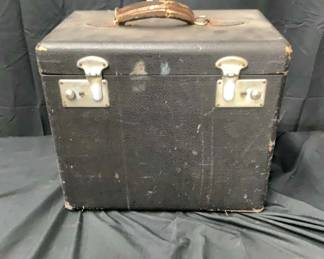 01 Vintage Singer Sewing Machine with Carrying Case