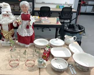 Christmas Dishes, Glasses Decor 