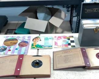 Large Collection of 33s  45s