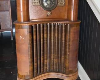 005 Zenith Wavemagnet Radio